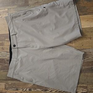 Hurley Men's Water Repellant Stretch Trek Hybrid Shorts Tan Size 36